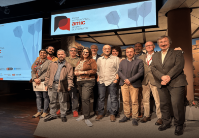 L’ARRA était à Barcelone, le 19 mars 2024, pour la première édition des prix internationaux des médias de proximité, organisée par l’AMIC